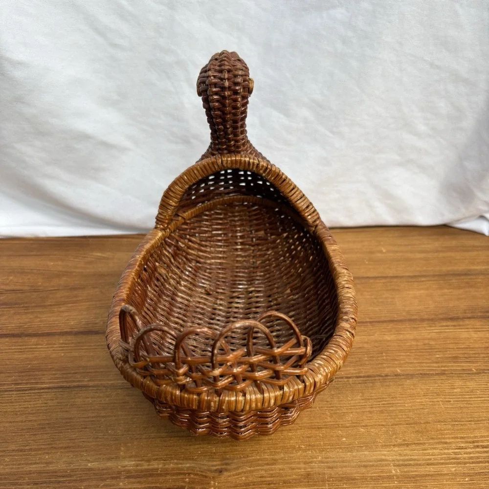 Vintage Wicker Duck Shaped Basket Handwoven Rattan Decorative Tray 8